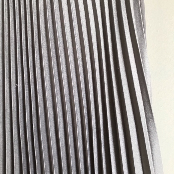 H&M NWT Pleated Skirt - Picture 5 of 10